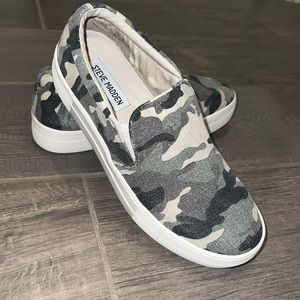 Steve Madden canvas shoes
